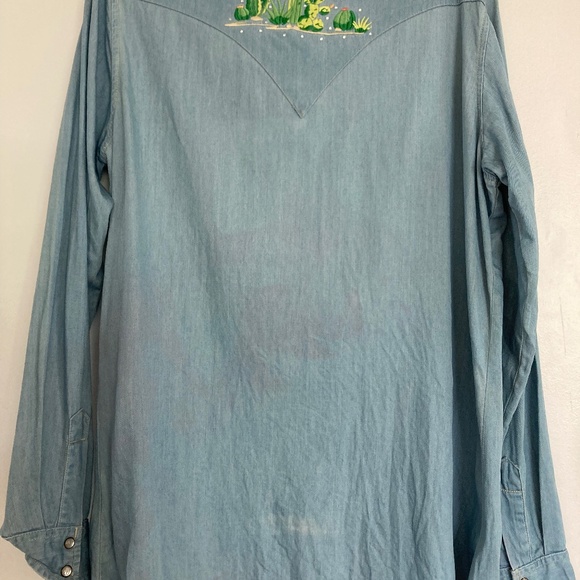 Wrangler Denim Button Down- Size M with Cactus Embroidery - Picture 6 of 7